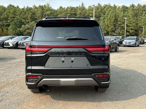 2025 Lexus LX 700h Luxury