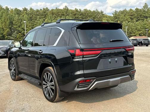 2025 Lexus LX 700h Luxury