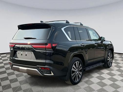 2025 Lexus LX 700h Luxury