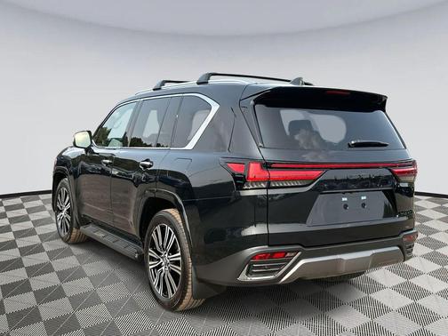 2025 Lexus LX 700h Luxury