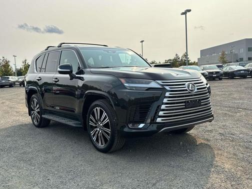 2025 Lexus LX 700h Luxury