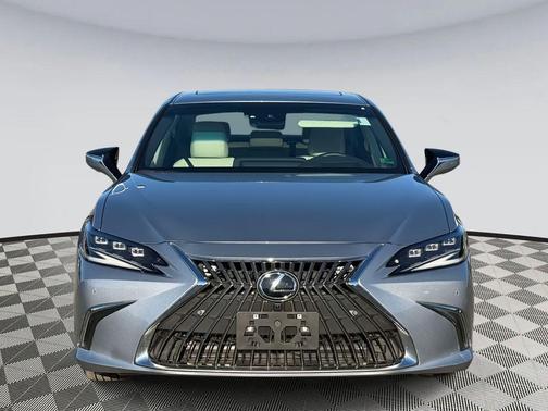 2025 Lexus ES 300h Ultra Luxury