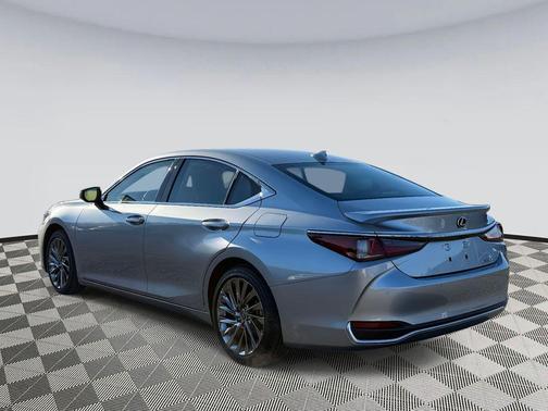 2025 Lexus ES 300h Ultra Luxury