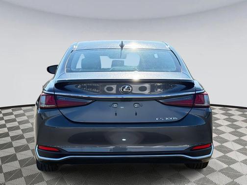2025 Lexus ES 300h Premium