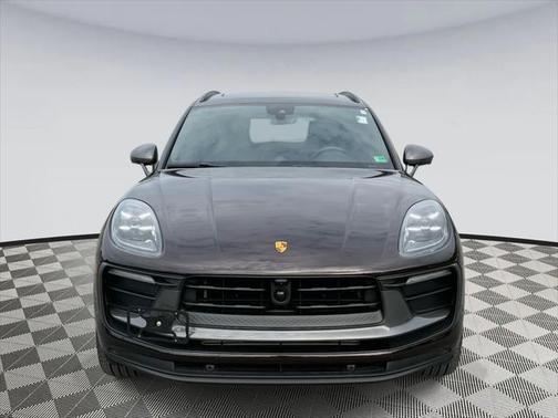 2023 Porsche Macan Base