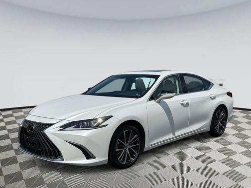 Eminent White Pearl 2025 Lexus ES 300h Premium