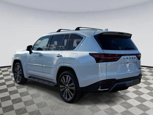 2025 Lexus LX 700h Luxury