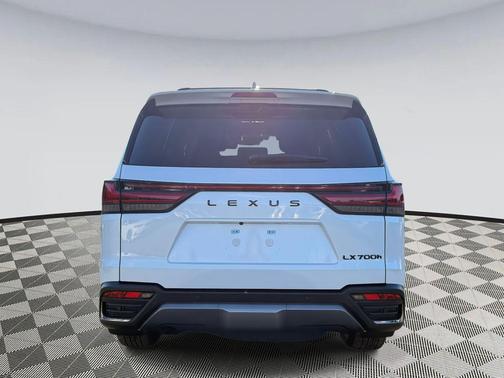 2025 Lexus LX 700h Luxury