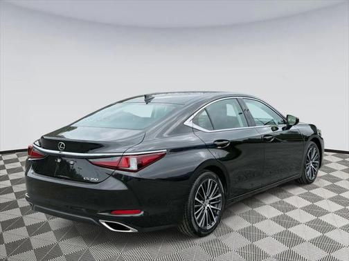 2022 Lexus ES 350 Base