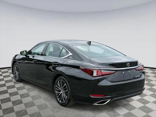 2022 Lexus ES 350 Base