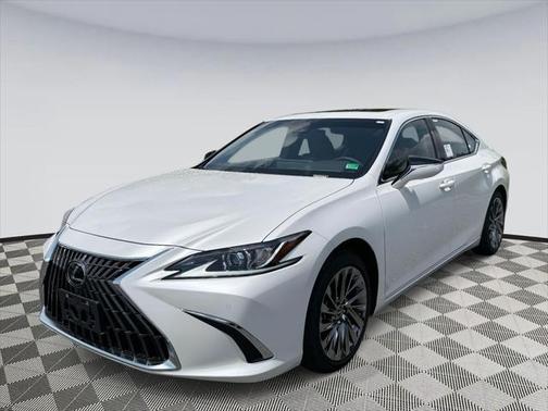 2025 Lexus ES 300h Luxury