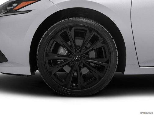 2025 Lexus ES 300h Luxury