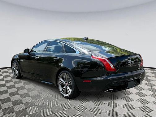 Ultimate Black Metallic 2016 Jaguar XJ XJ Supercharged
