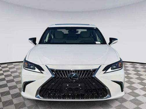 2025 Lexus ES 300h Luxury