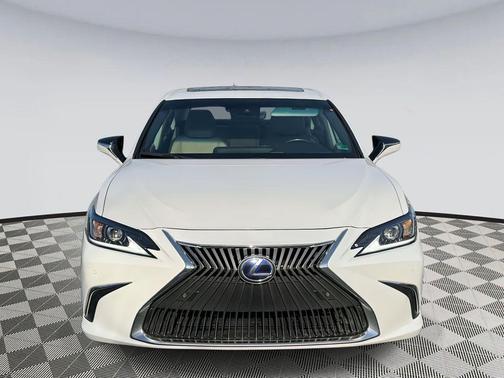 2020 Lexus ES 300h Premium