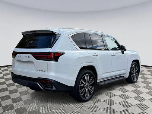 2025 Lexus LX 700h Luxury