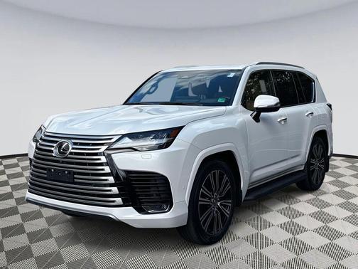 2025 Lexus LX 700h Luxury