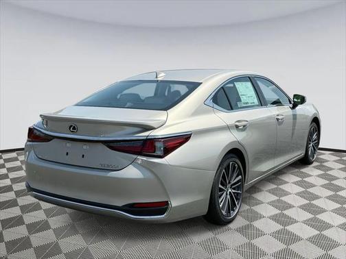2025 Lexus ES 300h F SPORT Design