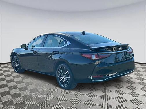 2023 Lexus ES 250 Base