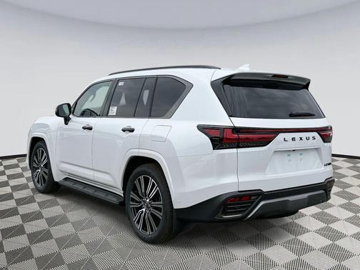 2025 Lexus LX 700h Luxury