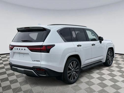 2025 Lexus LX 700h Luxury