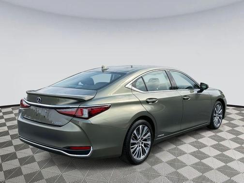 2021 Lexus ES 300h Base