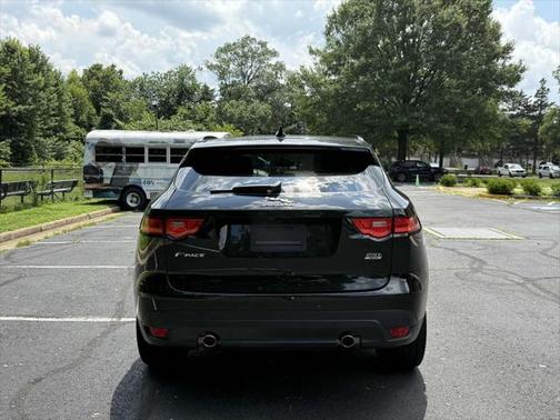 2019 Jaguar F-PACE 25t Premium