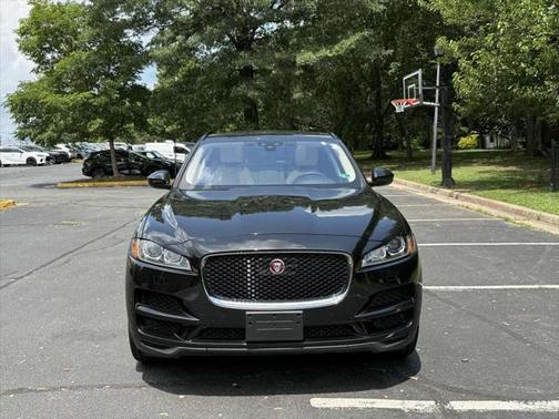 2019 Jaguar F-PACE 25t Premium