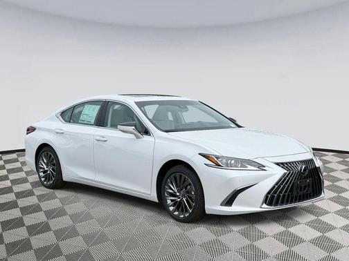2025 Lexus ES 300h Luxury