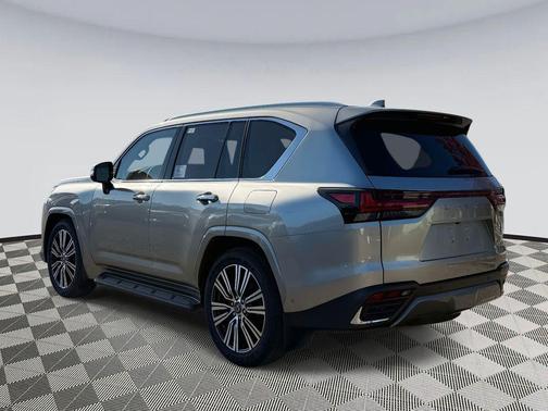 2025 Lexus LX 700h Luxury