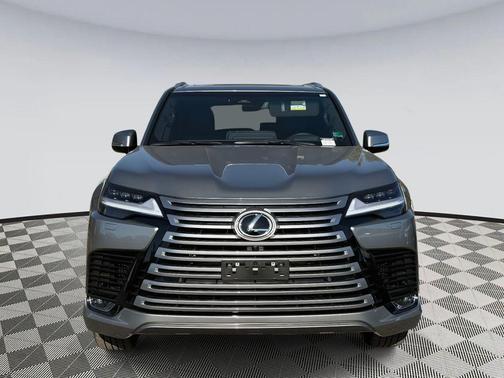 2025 Lexus LX 700h Luxury
