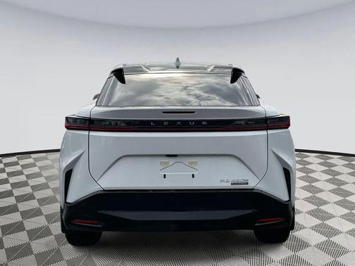 2026 Lexus RZ 450e Luxury