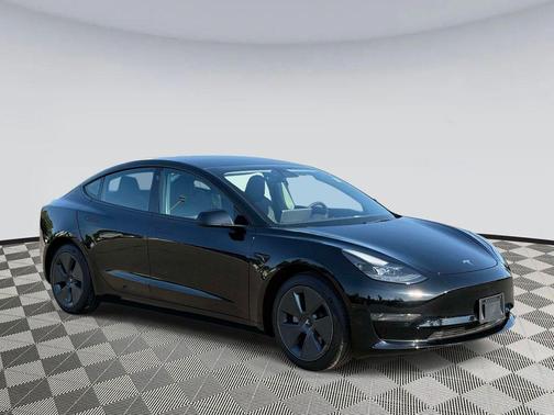 Solid Black 2022 Tesla Model 3 Standard Range