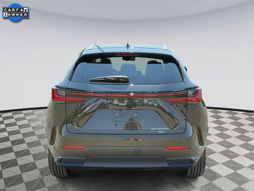 2025 Lexus NX 450h+ Luxury