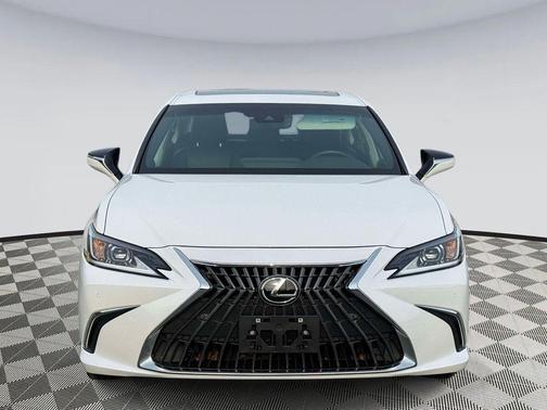 Eminent White Pearl 2023 Lexus ES 250 Base