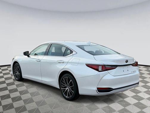 Eminent White Pearl 2023 Lexus ES 250 Base