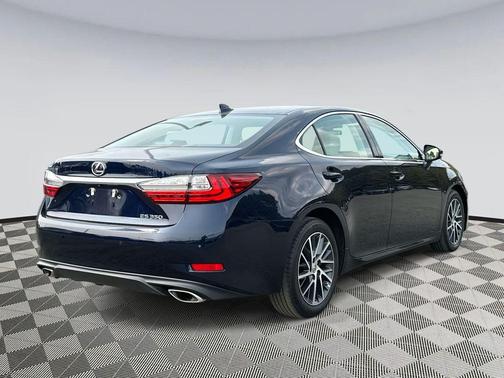 2016 Lexus ES 350 Base