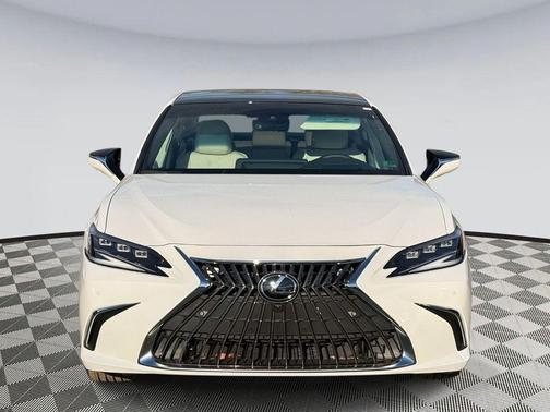 2025 Lexus ES 350 Ultra Luxury