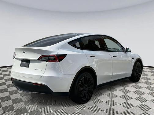 2023 Tesla Model Y Long Range Dual Motor All-Wheel Drive