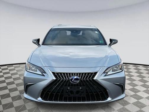 2022 Lexus ES 300h Base