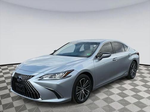 2022 Lexus ES 300h Base