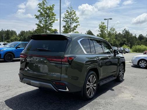 2025 Lexus LX 700h Luxury