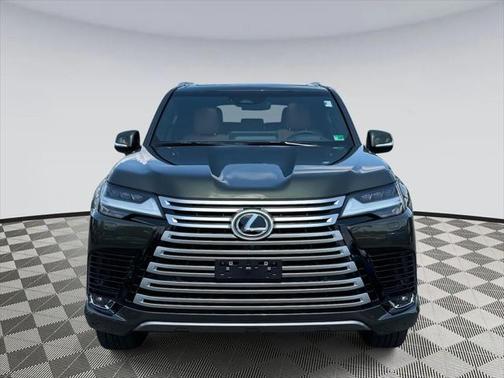 2025 Lexus LX 700h Luxury
