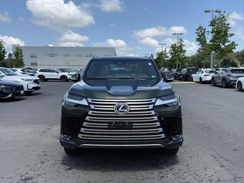 2025 Lexus LX 700h Luxury