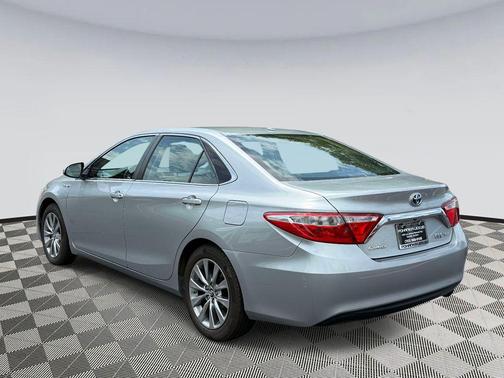 Celestial Silver Metallic 2016 Toyota Camry Hybrid XLE