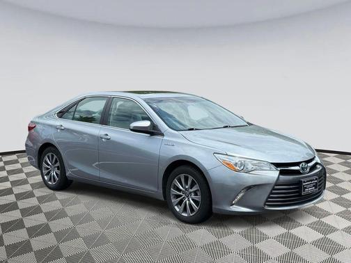 Celestial Silver Metallic 2016 Toyota Camry Hybrid XLE