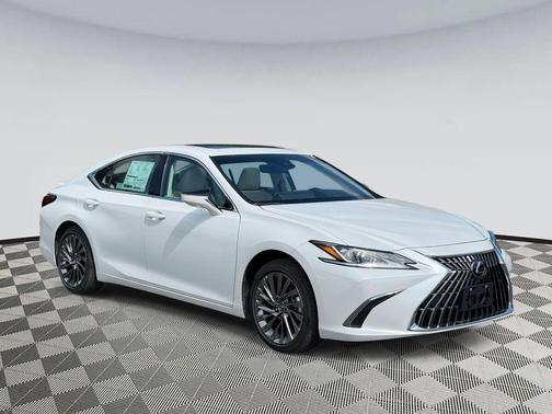 2025 Lexus ES 300h Luxury