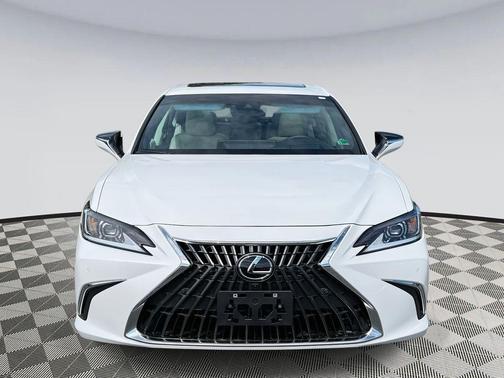 2025 Lexus ES 300h Luxury