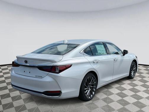 2025 Lexus ES 300h Luxury