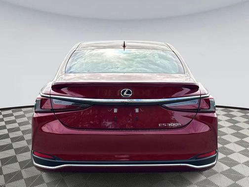 2025 Lexus ES 300h Premium